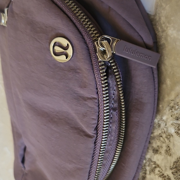 lululemon athletica All Night Festival Bag Micro - Volume 2L - Picture 10 of 12